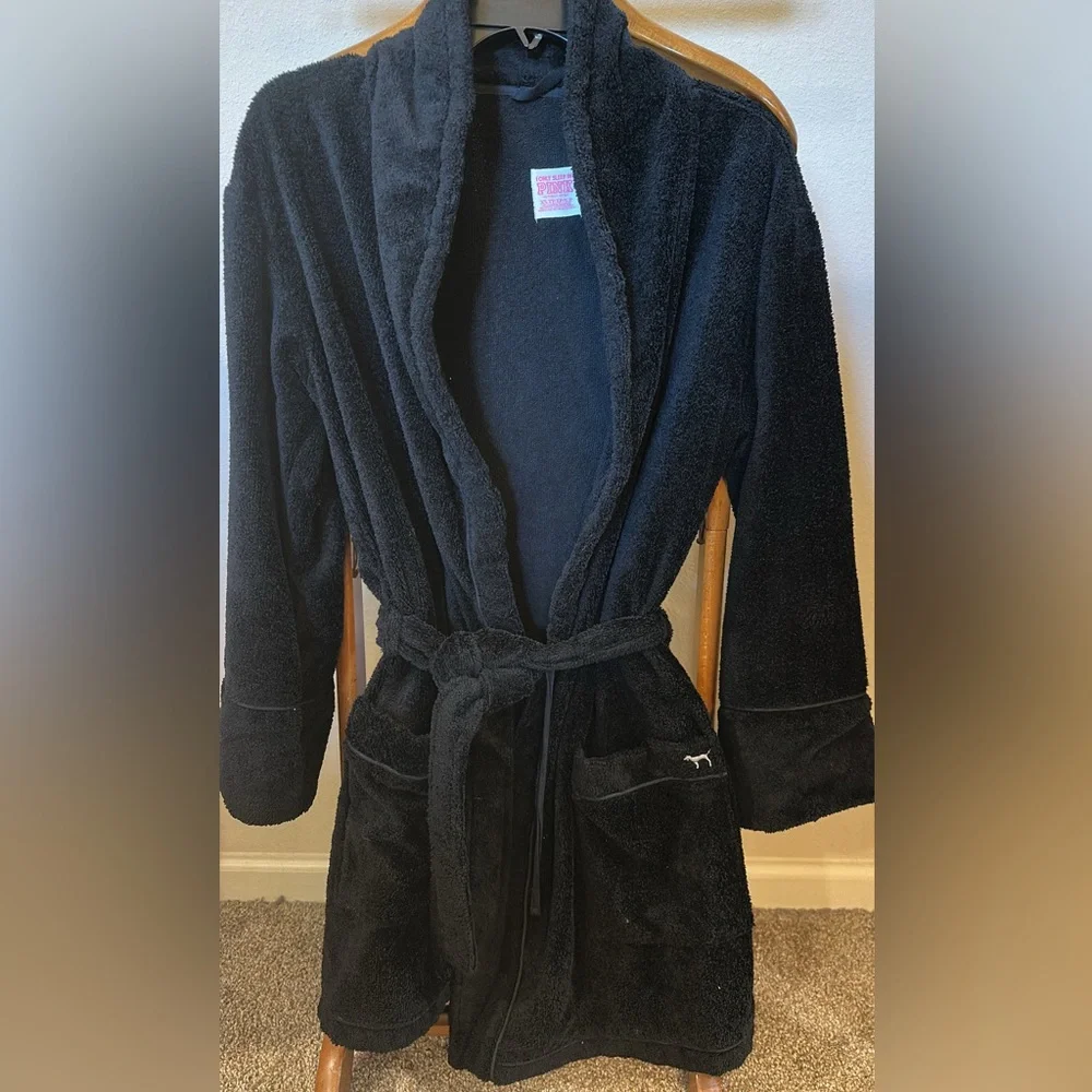 Victoria Secrets Robe! - Picture 4 of 4